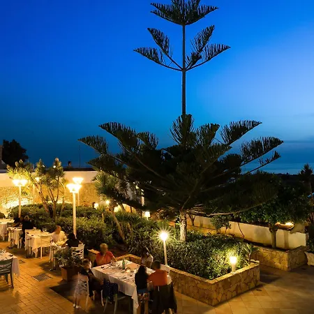 Hotel Ristorante Cavalluccio Marino 3*